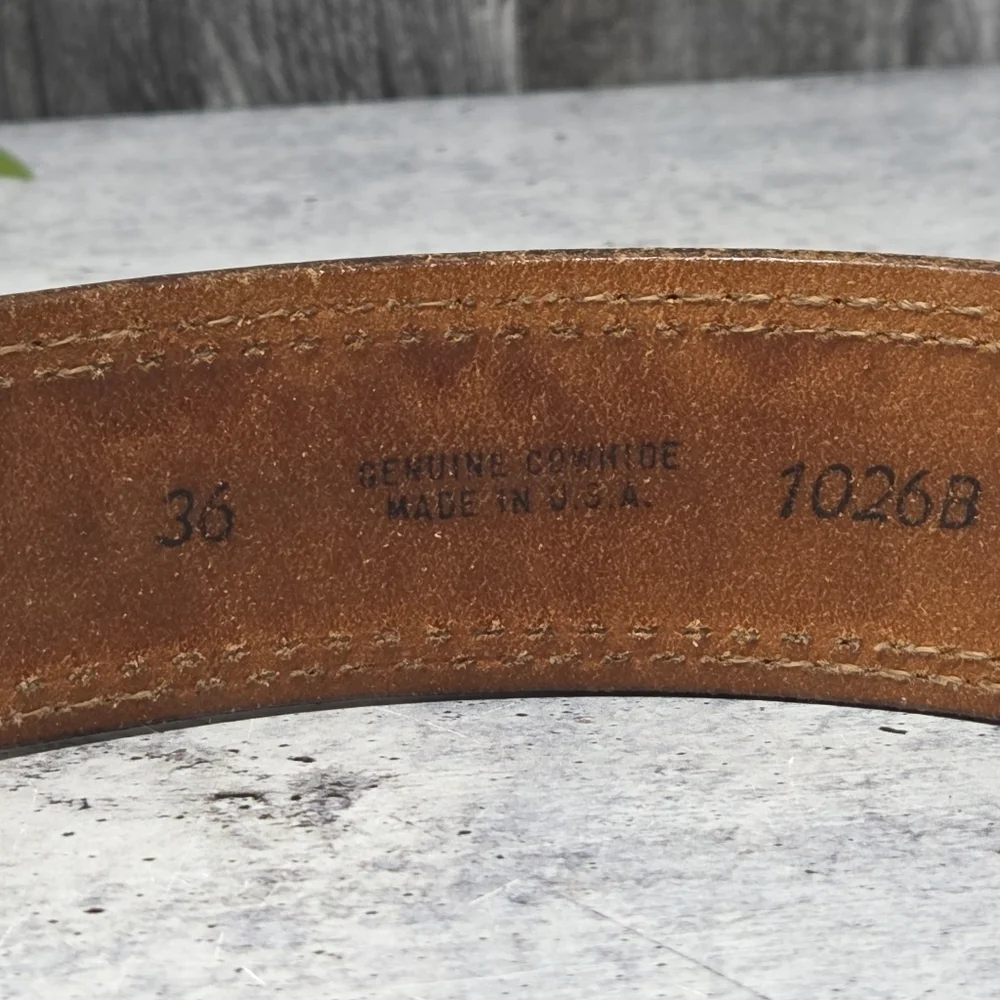Vintage Textan Tooled Genuine Cowhide Leather Dark Brown Belt